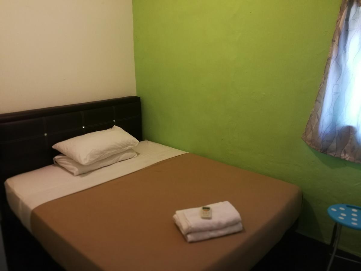 Monkey Motel Cafe Malacca ภายนอก รูปภาพ