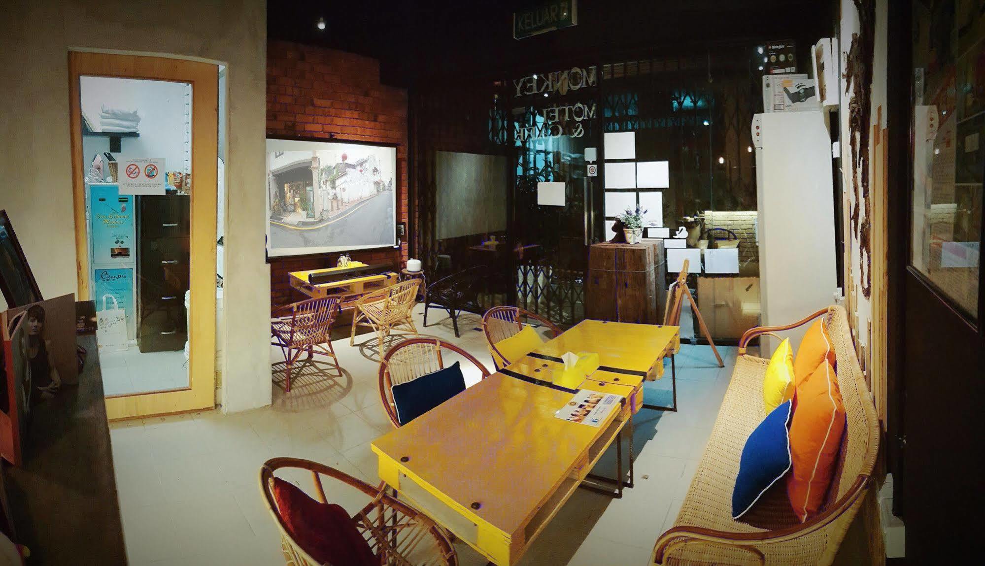 Monkey Motel Cafe Malacca ภายนอก รูปภาพ