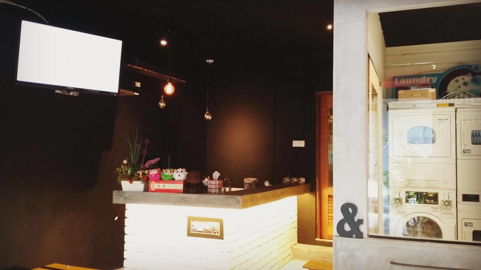 Monkey Motel Cafe Malacca ภายนอก รูปภาพ